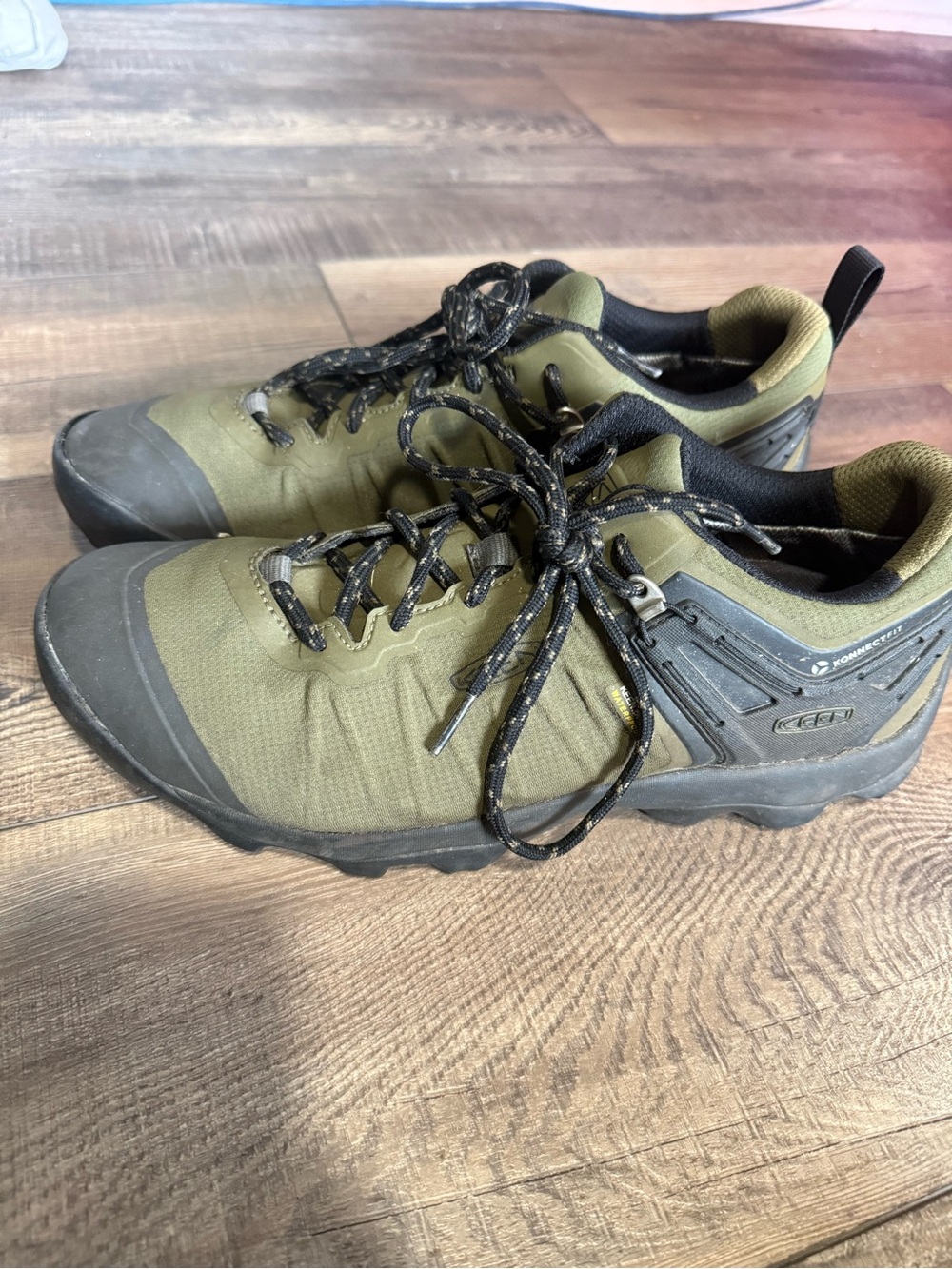 Keen Olive Green and Black Men's Hiking Boots